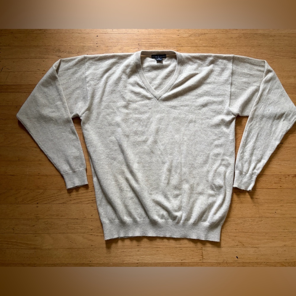 Autumn cashmere v neck sweater